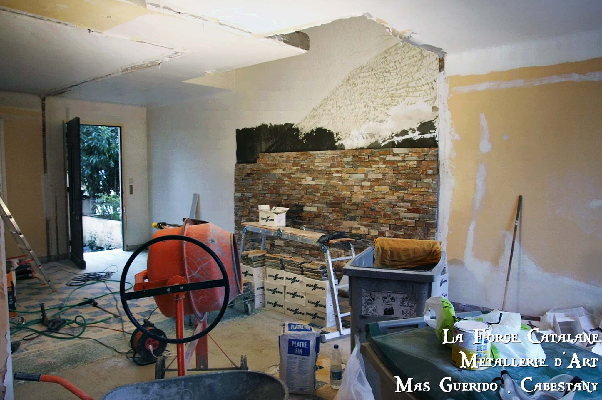 escalier limon cremaillere double decoupe laser marches fer 43 forge catalane.jpg